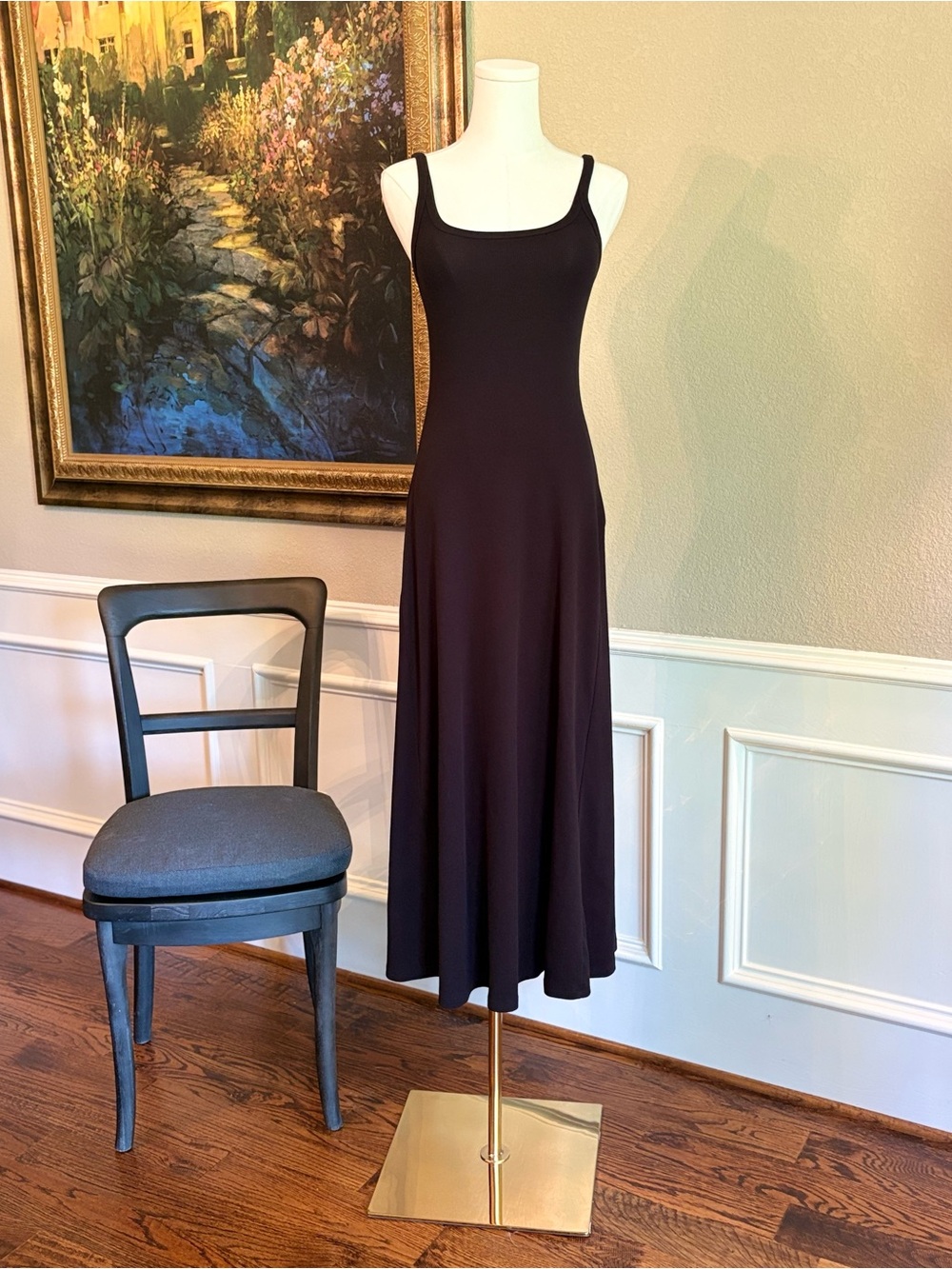 Classic Black Scoop Neck Maxi Dress